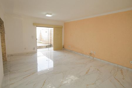 Sala de casa para alugar com 5 quartos, 300m² em Campo Grande, Rio de Janeiro
