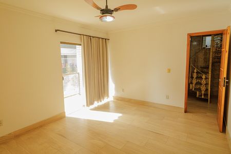 Casa para alugar com 300m², 5 quartos e 2 vagas Casa para alugar com 300m², 5 quartos e 2 vagasQuarto 2
