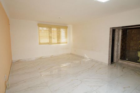 Sala de casa para alugar com 5 quartos, 300m² em Campo Grande, Rio de Janeiro