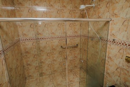 Casa para alugar com 300m², 5 quartos e 2 vagas Casa para alugar com 300m², 5 quartos e 2 vagasBanheiro da Suíte 2