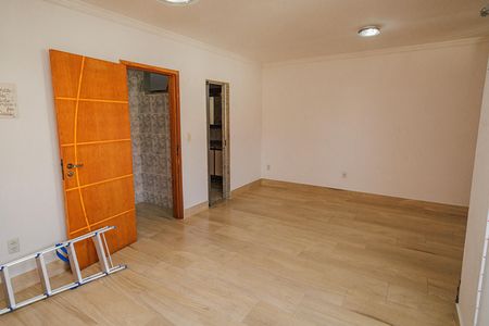 Casa para alugar com 300m², 5 quartos e 2 vagas Casa para alugar com 300m², 5 quartos e 2 vagasQuarto 5