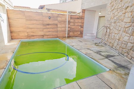 Casa para alugar com 300m², 5 quartos e 2 vagas Casa para alugar com 300m², 5 quartos e 2 vagasPiscina