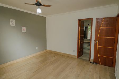 Casa para alugar com 300m², 5 quartos e 2 vagas Casa para alugar com 300m², 5 quartos e 2 vagasQuarto 4