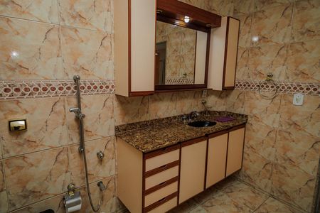 Casa para alugar com 300m², 5 quartos e 2 vagas Casa para alugar com 300m², 5 quartos e 2 vagasBanheiro da Suíte 2