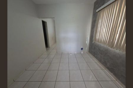 Casa para alugar com 200m², 3 quartos e 2 vagas Casa para alugar com 200m², 3 quartos e 2 vagasSala