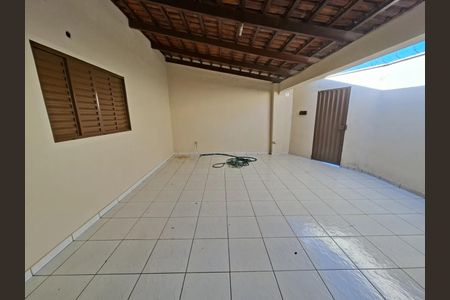 Casa para alugar com 200m², 3 quartos e 2 vagas Casa para alugar com 200m², 3 quartos e 2 vagasGaragem