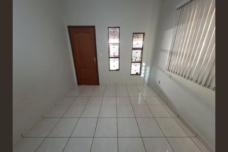 Casa para alugar com 200m², 3 quartos e 2 vagas Casa para alugar com 200m², 3 quartos e 2 vagasSala