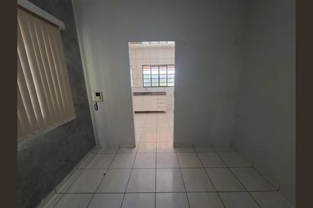 Casa para alugar com 200m², 3 quartos e 2 vagas Casa para alugar com 200m², 3 quartos e 2 vagasSala