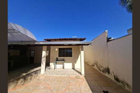 Casa para alugar com 200m², 3 quartos e 2 vagas
