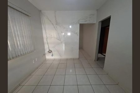 Casa para alugar com 200m², 3 quartos e 2 vagas Casa para alugar com 200m², 3 quartos e 2 vagasSala