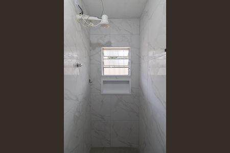 Banheiro de casa para alugar com 1 quarto, 75m² em Fazenda Itaim, São Paulo