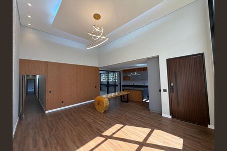 Sala de casa de condomínio à venda com 3 quartos, 248m² em Setor Habitacional Vicente Pires, Brasília