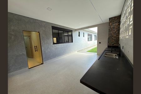 Casa de condomínio à venda com 248m², 3 quartos e 2 vagas Casa de condomínio à venda com 248m², 3 quartos e 2 vagasÁrea comum - Churrasqueira
