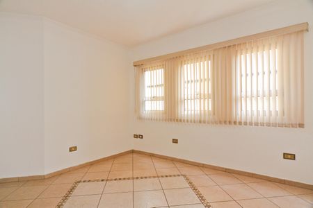 Casa para alugar com 380m², 4 quartos e 6 vagas Casa para alugar com 380m², 4 quartos e 6 vagasSala
