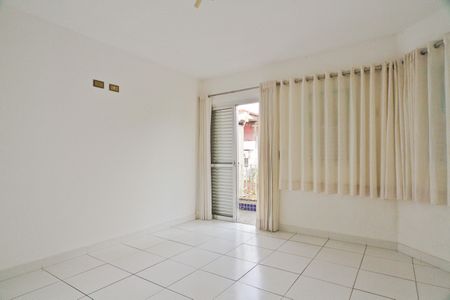 Casa para alugar com 380m², 4 quartos e 6 vagas Casa para alugar com 380m², 4 quartos e 6 vagasSuíte