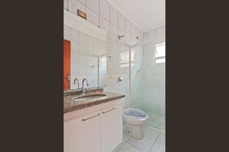 Casa para alugar com 380m², 4 quartos e 6 vagas Casa para alugar com 380m², 4 quartos e 6 vagasBanheiro da Suíte