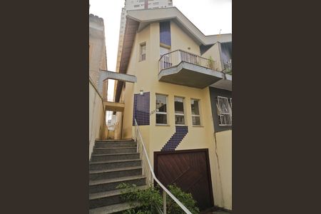 Casa para alugar com 380m², 4 quartos e 6 vagas Casa para alugar com 380m², 4 quartos e 6 vagasÁrea externa