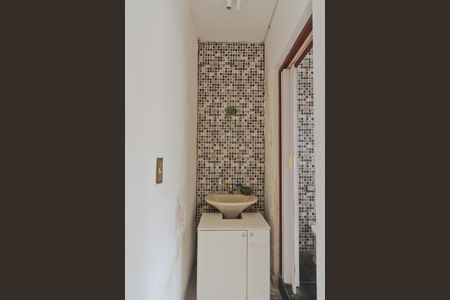 Casa para alugar com 380m², 4 quartos e 6 vagas Casa para alugar com 380m², 4 quartos e 6 vagasGaragem - banheiro