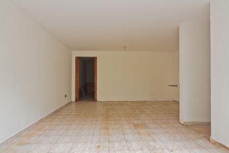 Casa para alugar com 380m², 4 quartos e 6 vagas Casa para alugar com 380m², 4 quartos e 6 vagasÁrea externa
