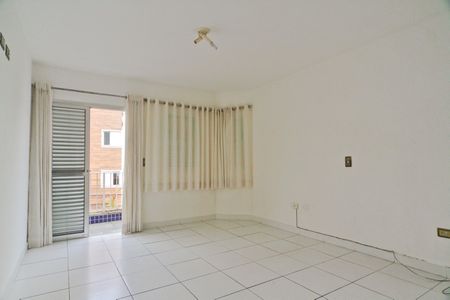Casa para alugar com 380m², 4 quartos e 6 vagas Casa para alugar com 380m², 4 quartos e 6 vagasSuíte