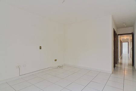 Casa para alugar com 380m², 4 quartos e 6 vagas Casa para alugar com 380m², 4 quartos e 6 vagasSuíte