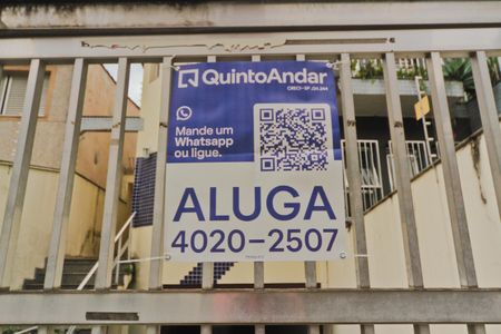 Casa para alugar com 380m², 4 quartos e 6 vagas Casa para alugar com 380m², 4 quartos e 6 vagasPlaca