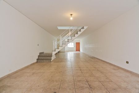 Casa para alugar com 380m², 4 quartos e 6 vagas Casa para alugar com 380m², 4 quartos e 6 vagasGaragem