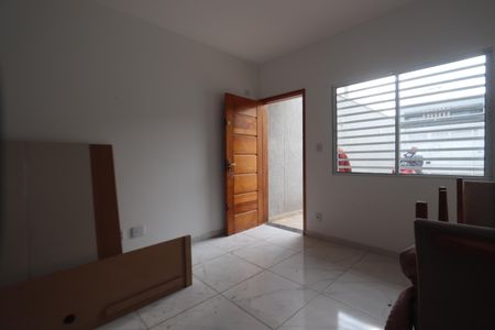 Sala de casa para alugar com 2 quartos, 79m² em Vila Antonieta, São Paulo