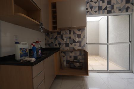 Casa para alugar com 79m², 2 quartos e 2 vagasCozinha