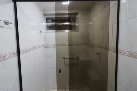 Banheiro de apartamento para alugar com 2 quartos, 63m² em Aliança, Osasco
