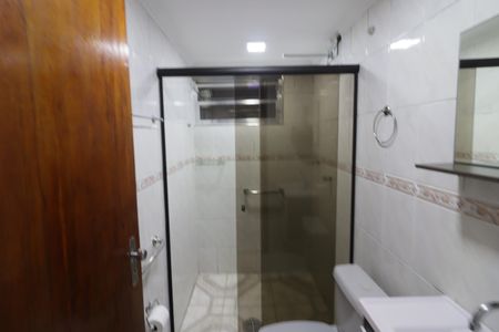Banheiro de apartamento para alugar com 2 quartos, 63m² em Aliança, Osasco