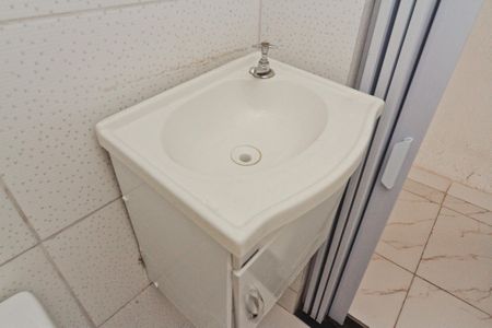Banheiro de casa para alugar com 1 quarto, 70m² em Lauzane Paulista, São Paulo