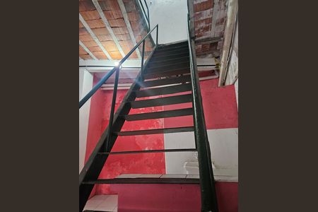 Studio para alugar com 20m², 0 quarto e sem vaga Studio para alugar com 20m², 0 quarto e sem vagaEscada