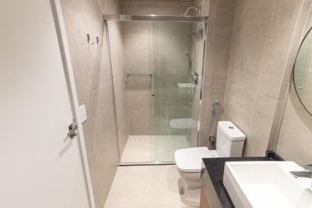 Apartamento para alugar com 127m², 2 quartos e 2 vagas Apartamento para alugar com 127m², 2 quartos e 2 vagasBanheiro da Suíte