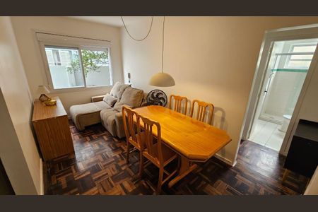 Sala de apartamento à venda com 1 quarto, 42m² em Menino Deus, Porto Alegre