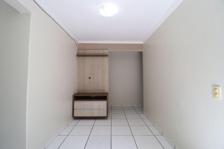 Sala de casa para alugar com 2 quartos, 70m² em Presidente Roosevelt, Uberlândia
