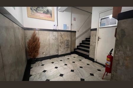 Apartamento à venda com 136m², 3 quartos e sem vaga Apartamento à venda com 136m², 3 quartos e sem vagaHall
