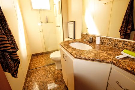 Banheiro da Suíte de apartamento à venda com 4 quartos, 140m² em Buritis, Belo Horizonte
