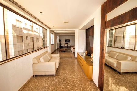Apartamento à venda com 140m², 4 quartos e 4 vagasSala