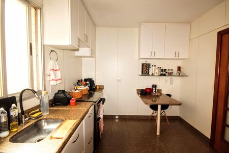 Cozinha de apartamento à venda com 4 quartos, 140m² em Buritis, Belo Horizonte