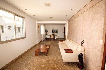 Apartamento à venda com 140m², 4 quartos e 4 vagasSala