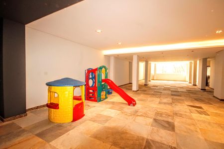 Apartamento à venda com 140m², 4 quartos e 4 vagasÁrea comum - Salão de festas