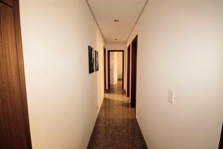 Apartamento à venda com 140m², 4 quartos e 4 vagasCorredor