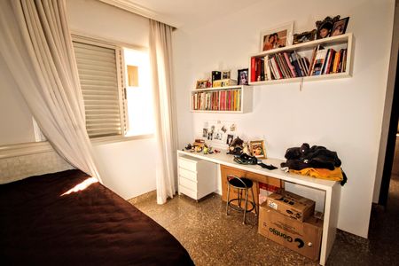 Apartamento à venda com 140m², 4 quartos e 4 vagasQuarto 2
