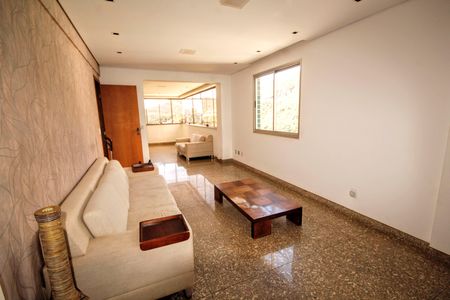 Apartamento à venda com 140m², 4 quartos e 4 vagasSala