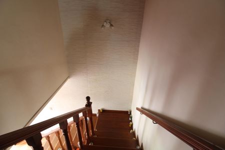 Casa à venda com 300m², 6 quartos e 3 vagasescada interna casa 2