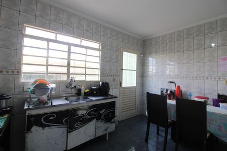Casa à venda com 300m², 6 quartos e 3 vagascozinha casa 2