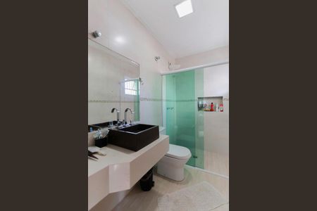 Casa para alugar com 146m², 3 quartos e 3 vagas Casa para alugar com 146m², 3 quartos e 3 vagasBanheiro da suíte