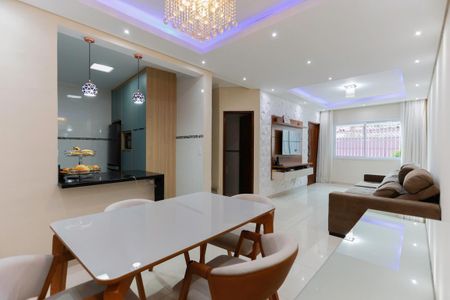 Casa para alugar com 146m², 3 quartos e 3 vagas Casa para alugar com 146m², 3 quartos e 3 vagasSala