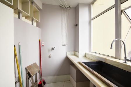 Apartamento à venda com 178m², 3 quartos e 2 vagaslavanderia